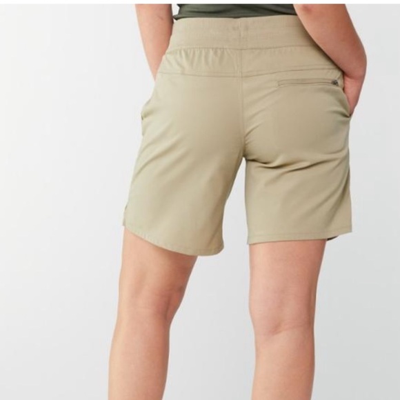 The North Face Aphrodite Motion Bermuda Shorts NWT - Picture 3 of 12